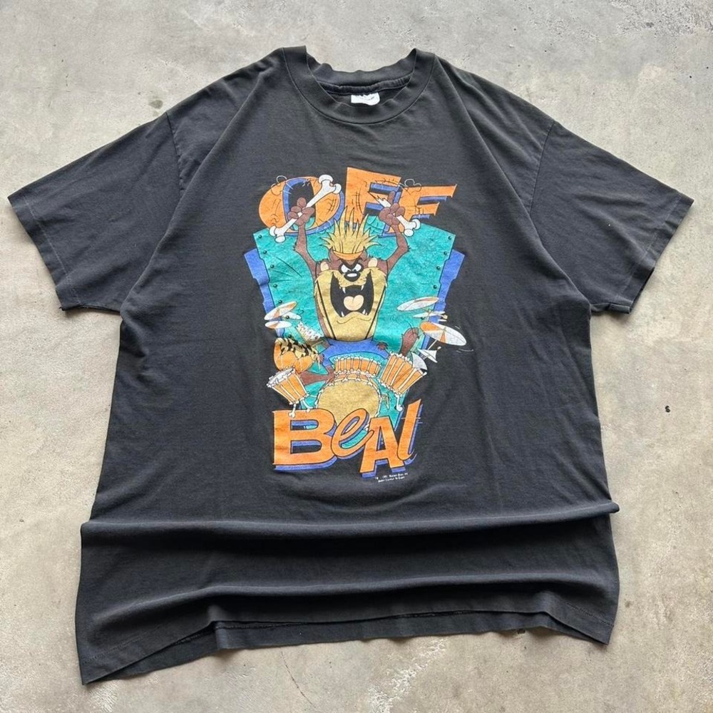 Vintage 1991 Looney Toons T shirt "off beat" Single stitch on the Stedman Tag